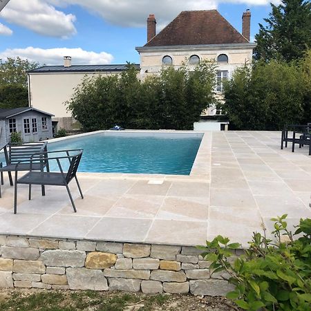 La Petite maison de Céline&Frédéric avec piscine à Préhy Habitación foto